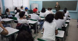 Projeto na USP em Piracicaba visa a aumentar aulas práticas nas escolas