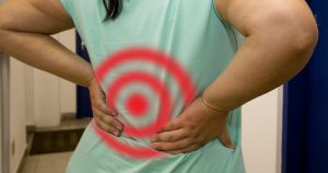 Dores nas costas em extremos de idade podem ser sinal de alerta
