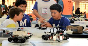 Cursos de robótica da USP em São Carlos capacitam aluno e professor