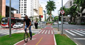 Melhorar mobilidade urbana implica pensar soluções para cada região