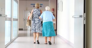 Hospital das Clínicas é reconhecido por atendimento a idosos