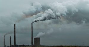 Alta de produção e consumo de combustíveis fósseis coloca em risco Acordo de Paris