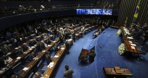Docentes da USP ajudam a formalizar projeto de lei emergencial no Senado