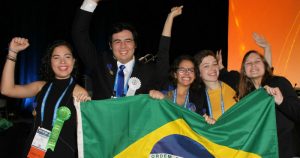 Jovens brasileiros ganham oito prêmios em feira de ciências nos EUA
