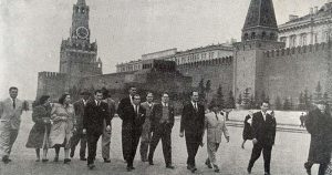 Transpondo a Cortina de Ferro: relatos de viagens de brasileiros à URSS