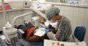 Em São Paulo, USP tem clínica odontológica voltada para adolescentes