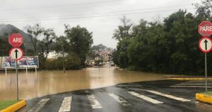 Tecnologia desenvolvida na USP alerta moradores sobre enchentes em cidade catarinense