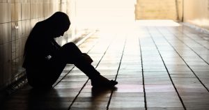 Depressão relacionada à pandemia também afeta crianças e adolescentes