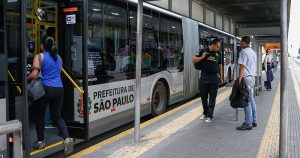 Concentração de capital no sistema de ônibus aumenta nas últimas décadas