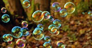 Matemática das bolhas de sabão ajuda a explicar problemas da vida real