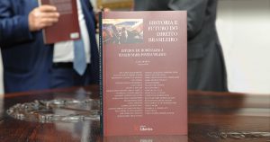 Livro traz a história do Direito no Brasil e as perspectivas para o futuro