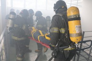Corpo de Bombeiros realiza simulação de incêndio na Cidade Universitária
