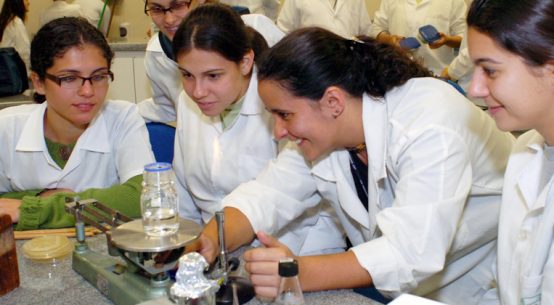 Instituto Oceanográfico incentiva a participação de mulheres na ciência