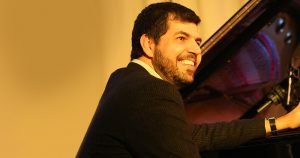 Pianista André Mehmari mostra novo CD duplo na Rádio USP