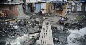 Documento alerta para aumento da pobreza na América Latina