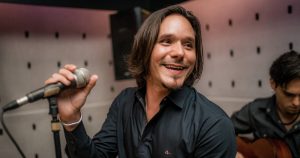 Compositor Tiago Satya lança o single “Sonhador”