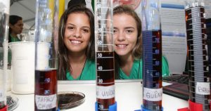 Febrace estimula os estudantes a aprenderem como se constrói o conhecimento científico