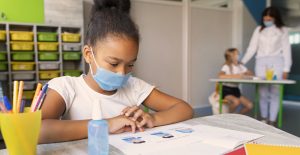 Portal de psicologia escolar reúne materiais sobre educação na pandemia