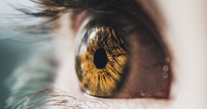 Oftalmologia do HC busca mulheres para estudo sobre doença do olho seco