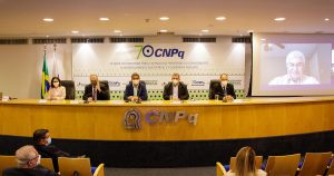 CNPq vai pagar só 13% das bolsas aprovadas em edital e frustra jovens cientistas