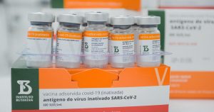 Evento avalia consequências da falta de adesão à vacinação contra a covid-19