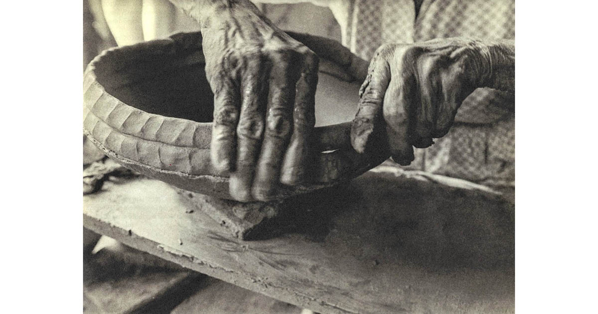 Placido de Campos Júnior: artesanato em cerâmica, Vale da Ribeira, 1980 - Foto: Catálogo da 34ª Bienal de São Paulo