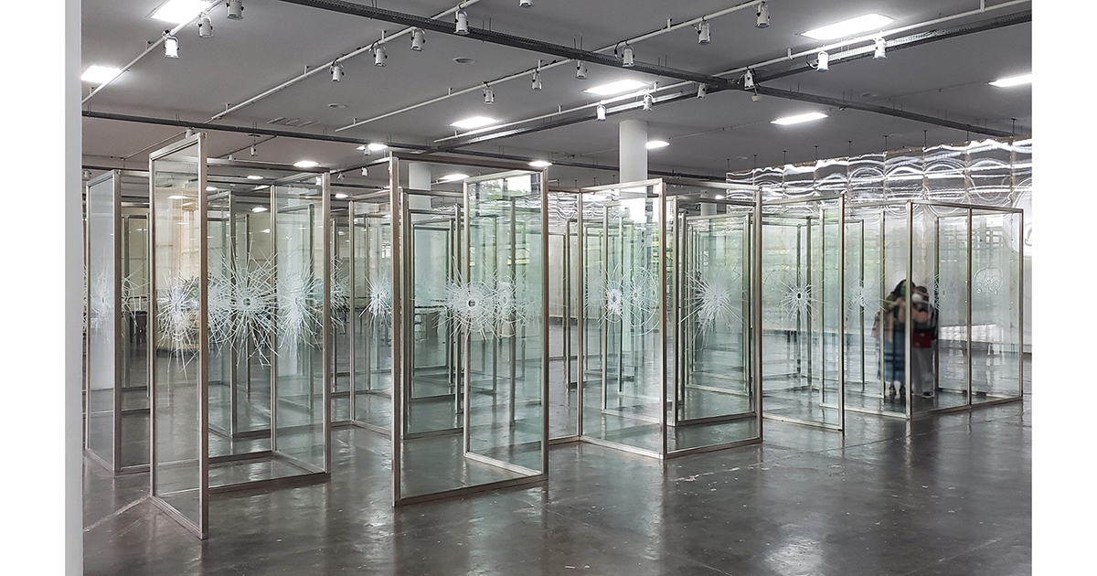 Regina Silveira, "Labirinto", 2020, Instalação - Foto Fernanda Pujol