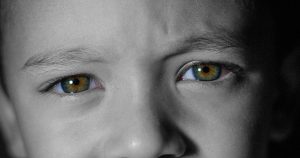 Descolamento de retina pode afetar até 3% das crianças