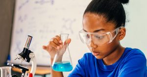 Como se tornar uma cientista? Evento da USP explica a carreira para meninas