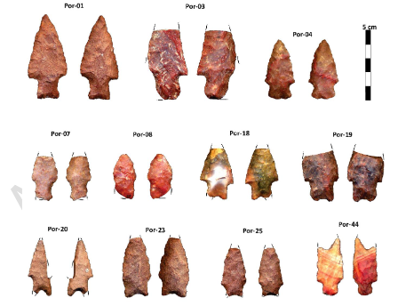 Pontas do tipo garivaldinense encontradas no Sítio Pororó - Imagem: Reprodução