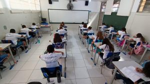 Negligenciada no Brasil, ventilação reduziu em mais de 80% risco de infecção por covid em escolas italianas