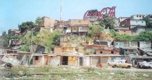 Programas de urbanização de favelas em São Paulo sofrem com diminuição de investimento
