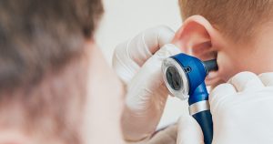 Pacientes da rede pública, com perda auditiva, podem contar com programa de reabilitação do HC