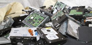 Descarte irregular de lixo eletrônico cresceu 49% na última década na América Latina