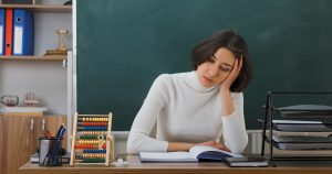 Entre professores com esgotamento grave, 60% sofreram agressão na escola