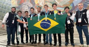 Alunos da USP conquistam medalha de ouro em olimpíada internacional de matemática