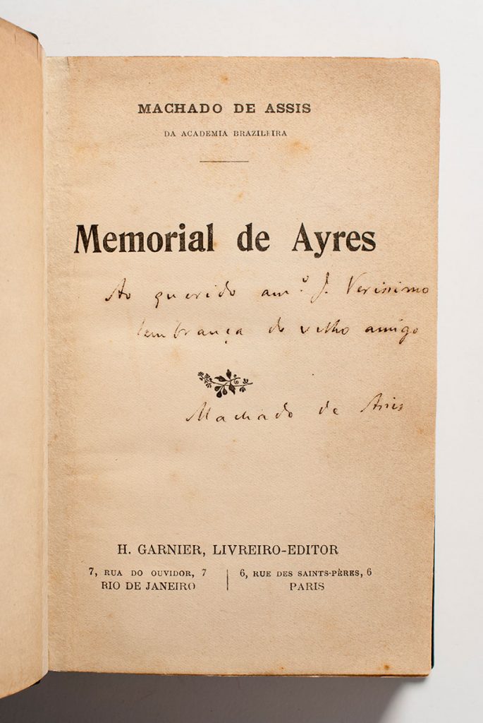 Dedicatória autógrafa de Machado de Assis ao amigo José Veríssimo na folha de rosto da primeira edição de Memorial de Aires, 1908.