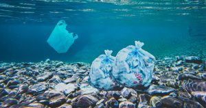 Existem mais de 80 milhões de toneladas de plástico no mar, mas o total de resíduos é ainda maior