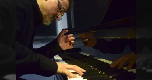 Pianista italiano exibe na USP a “Sonata ao Luar”, de Beethoven