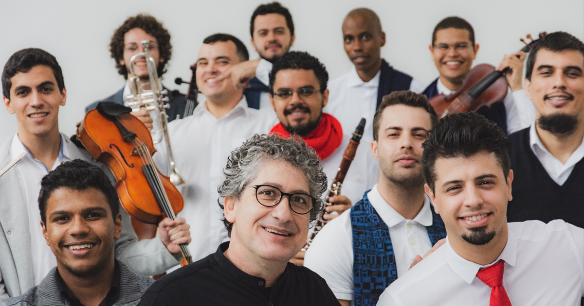 Gil Jardim e a Orquestra de Câmara - Foto: Marcelo Macauê