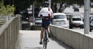 Sensor de baixo custo ajuda a estimar carga de poluentes inalada por ciclistas