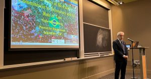Compromisso da USP com a democracia brasileira foi tema de palestra no MIT