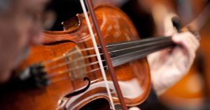 Biblioteca Brasiliana apresenta recital de violino
