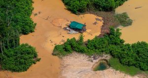 Garimpo ilegal na Amazônia bloqueava suprimentos e equipes médicas