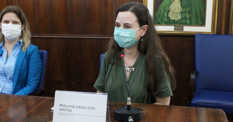 A psicóloga Prislaine Krodi dos Santos, representante da Pró-Reitoria de Inclusão e Pertencimento (PRIP) - Foto: Beatriz Alves/Assessoria de Imprensa FFLCH