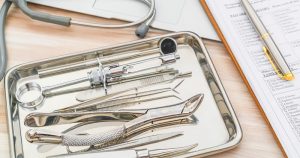 Curso da USP busca doações de instrumentos odontológicos para alunos de baixa renda