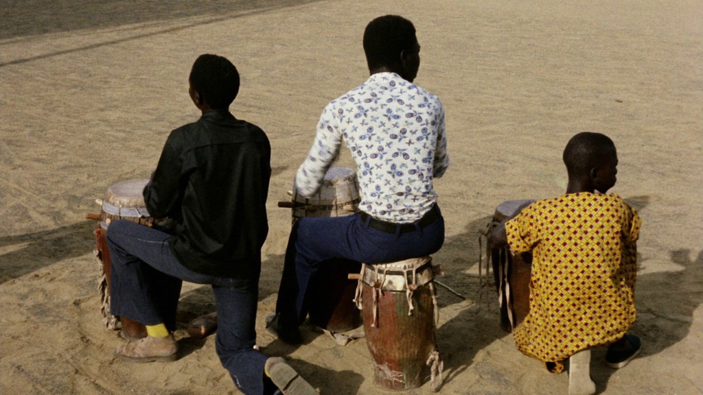 Cena do filme "Touki Bouki" (1973) - Foto: Reprodução/Cinusp