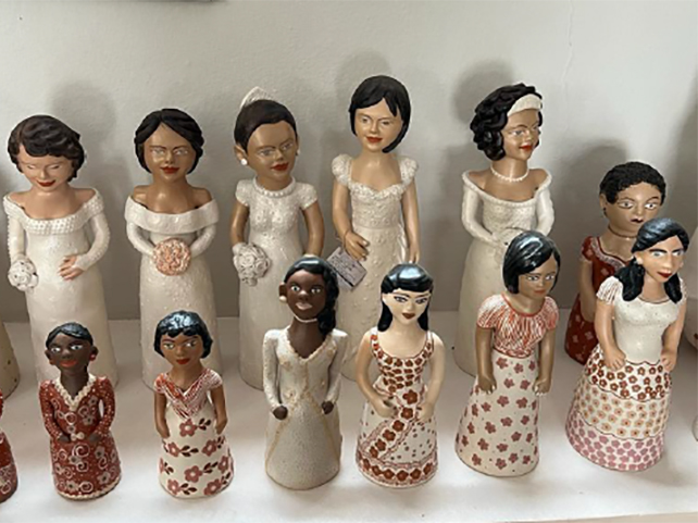 Bonecas produzidas por mulheres artesãs no Artesol - Foto: Arquivo pessoal de Carolina Sasse
