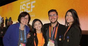 Jovens cientistas brasileiros são premiados na principal feira de ciências e engenharia do mundo