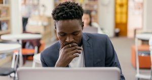 Coletivo oferece mentoria sobre artigos acadêmicos exclusiva para pessoas negras